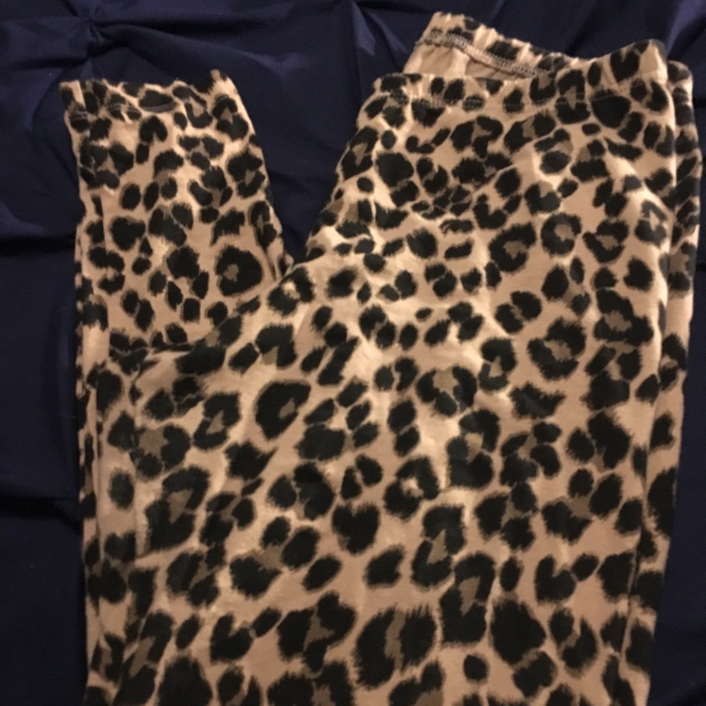 Old Navy cheetah print leggings size L
